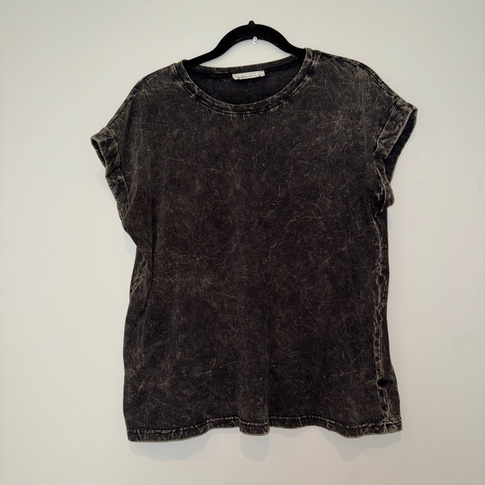 Zenana Outfitters Black Gray Short Sleeve Tee